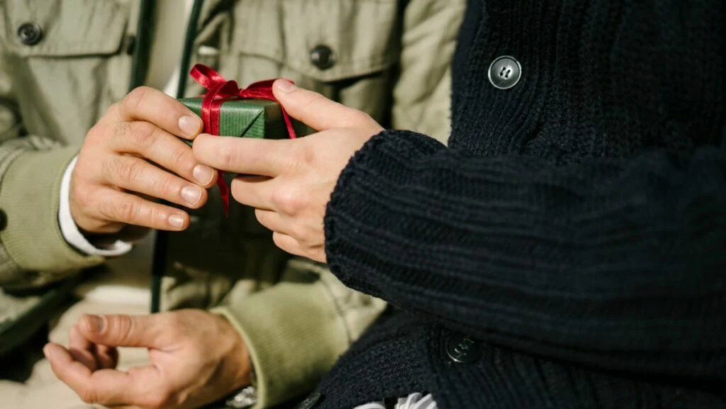 Mirror – Struggling for men’s gifts? Top Christmas ideas for husbands, dads and brothers from £5